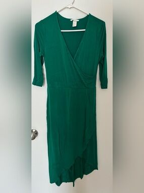 H&M Green Dress with 3/4 Sleeves - Size Medium